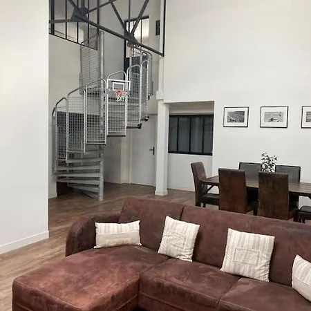 Loft Proche Centre Hotes Habitant A L Etage *